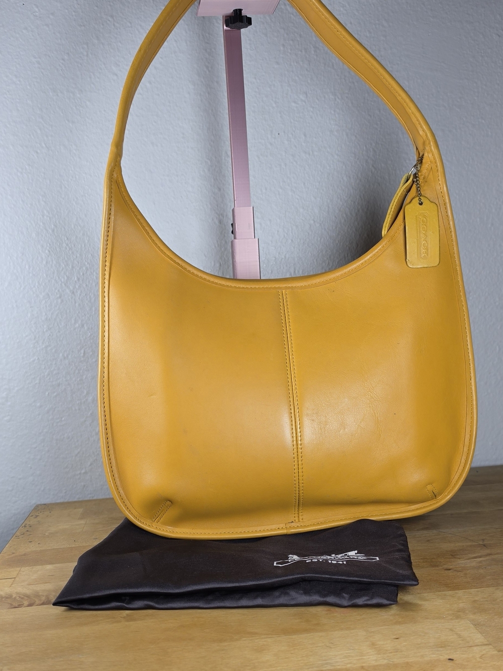 Vintage Coach Ergo Zip 9025 Yellow Glove-Tanned Leather Shoulder Bag – 1997 USA
